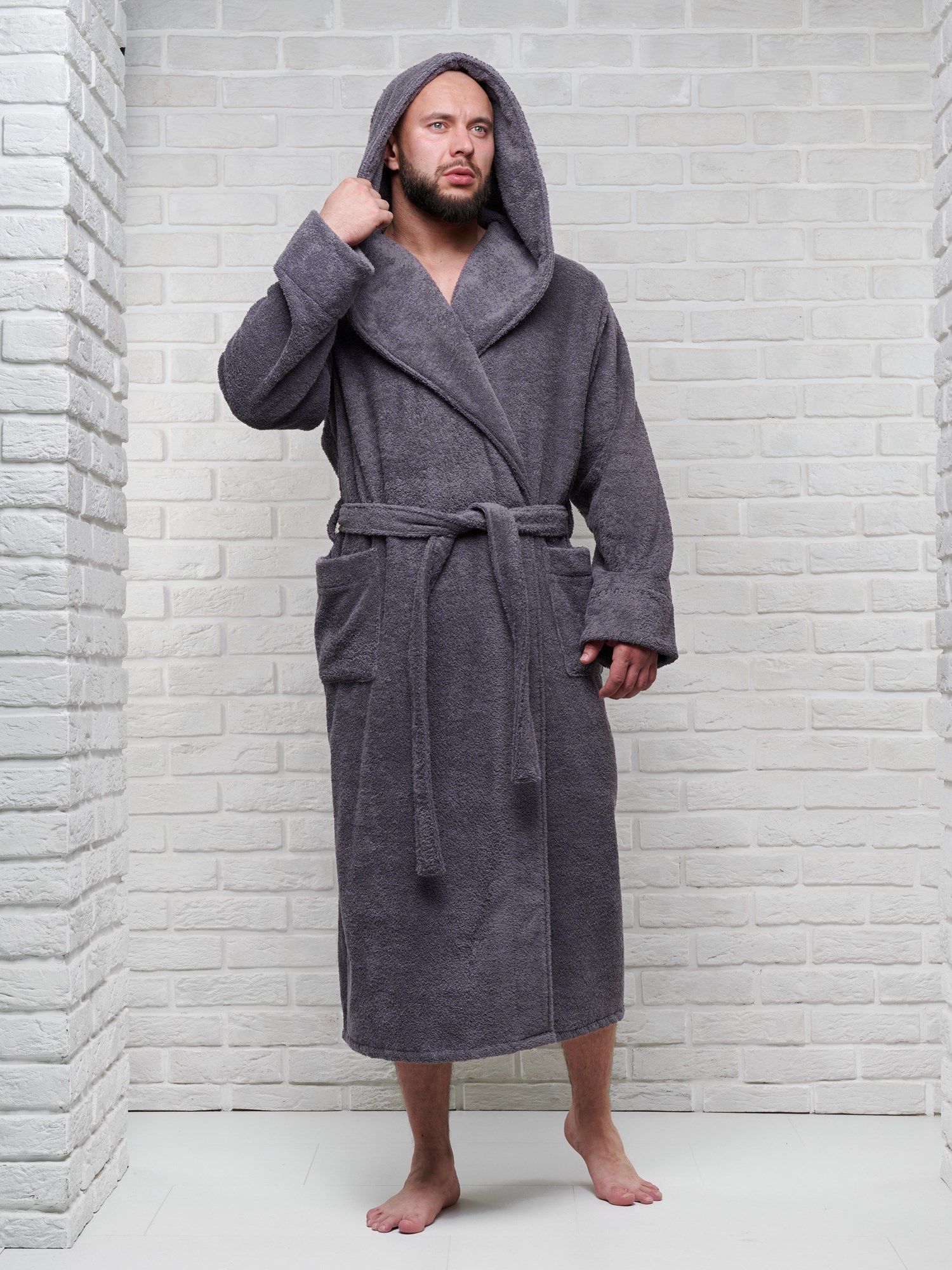 снимок Халат мужской махровый PandaHug с капюшоном, темно-серый от магазина BIO-TEXTILES ОПТ